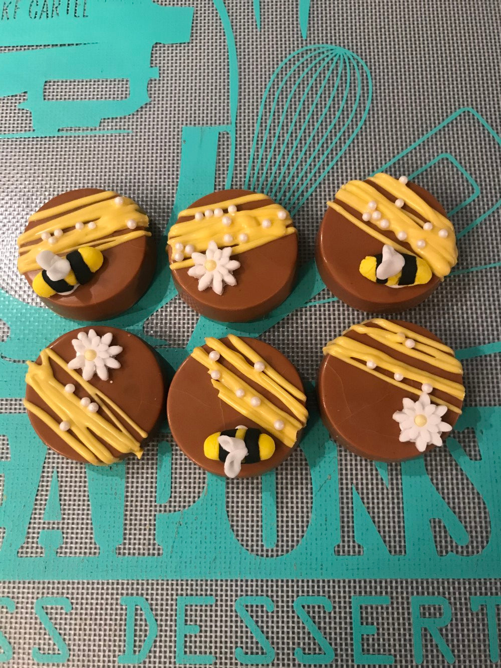 Bumble Bee Birthday Oreos